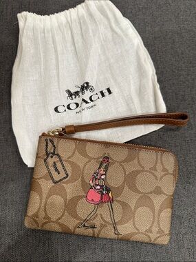 NWT Coach Brown Signature Canvas Wristlet with Bonnie Cashin Motif